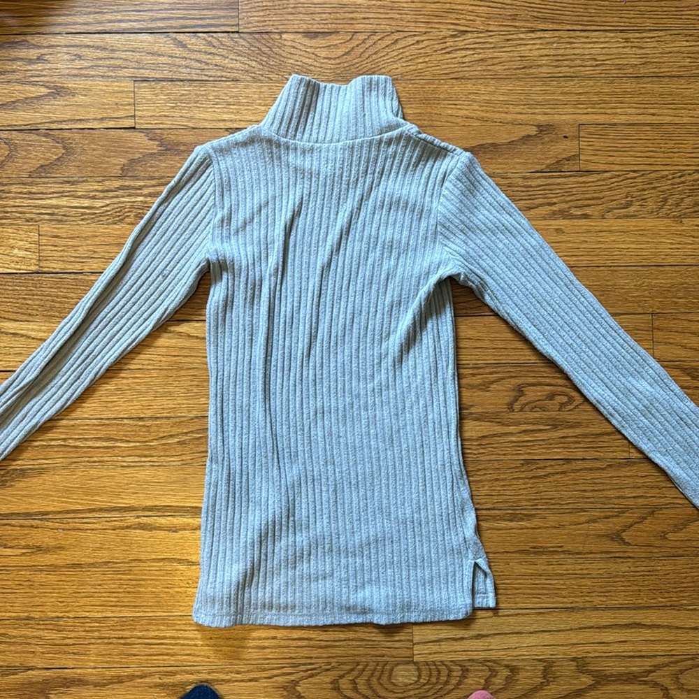 Aritzia light purple ribbed turtleneck sweater